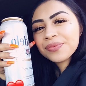 Meet your Posher, Vanessa